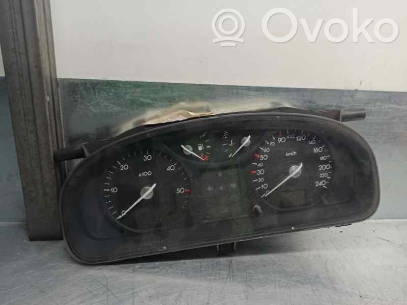 Renault Laguna II Geschwindigkeitsmesser Cockpit