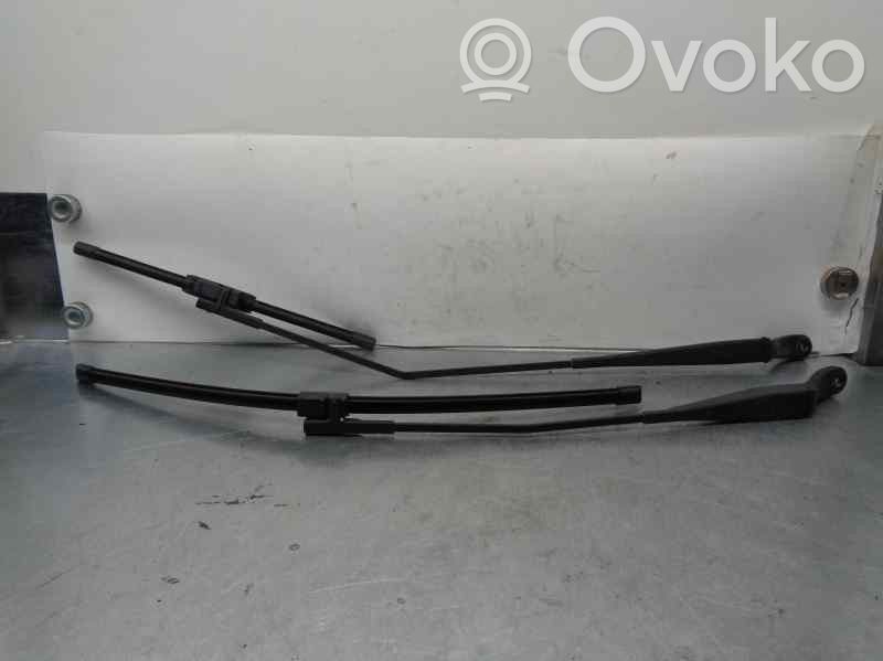 Peugeot 207 Wischerarm vorne