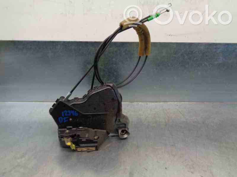Toyota Corolla E120 E130 Etuoven lukko 