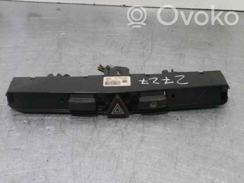 Opel Astra G Przycisk świateł awaryjnych 