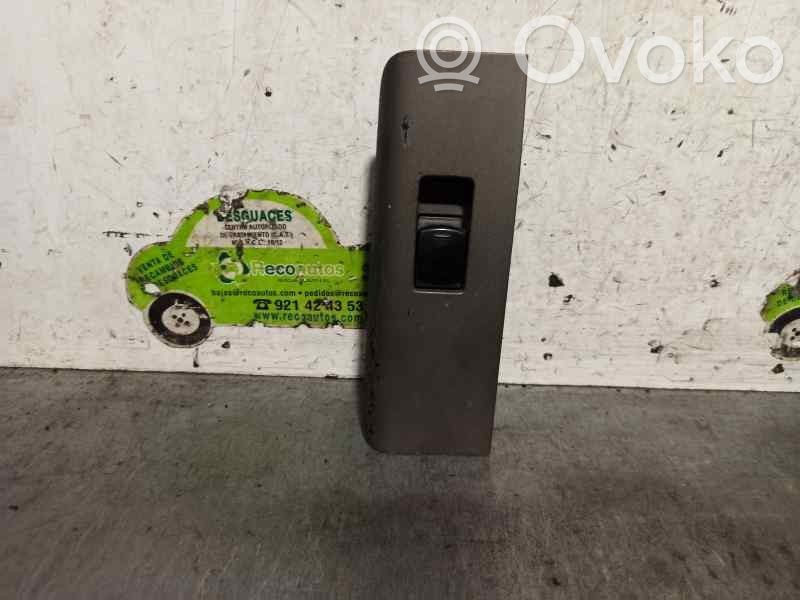 Nissan Pathfinder R51 Interruptor del elevalunas eléctrico 