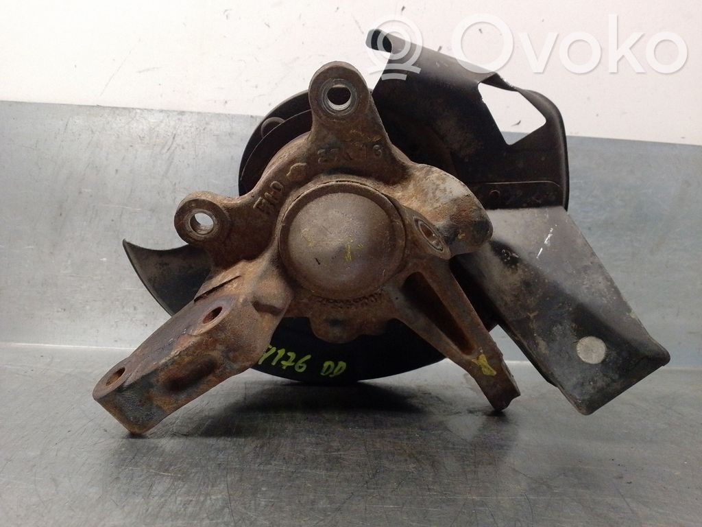 Nissan Vanette Achsschenkel vorne