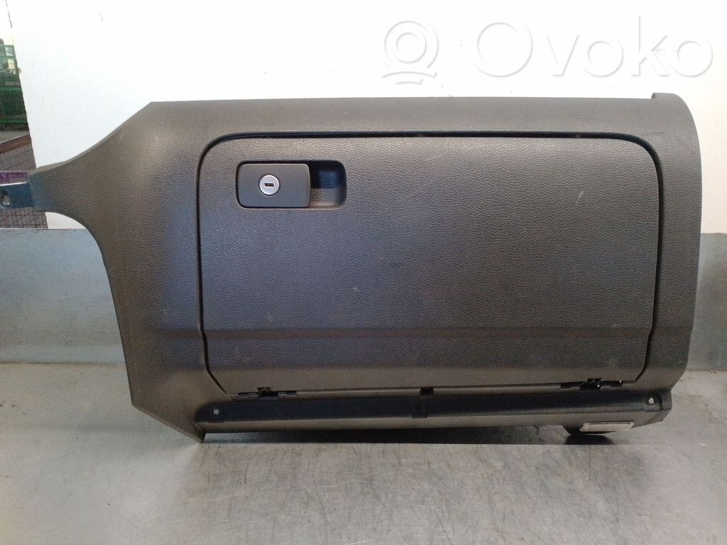 Volkswagen Golf SportWagen Handschuhfach