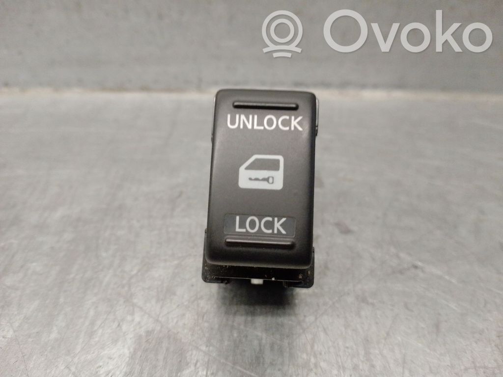 Nissan NV200 Interrupteur / bouton multifonctionnel