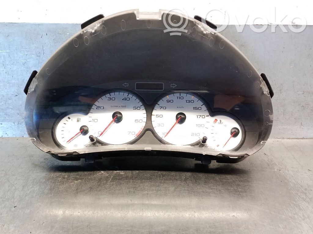 Peugeot 206 Geschwindigkeitsmesser Cockpit