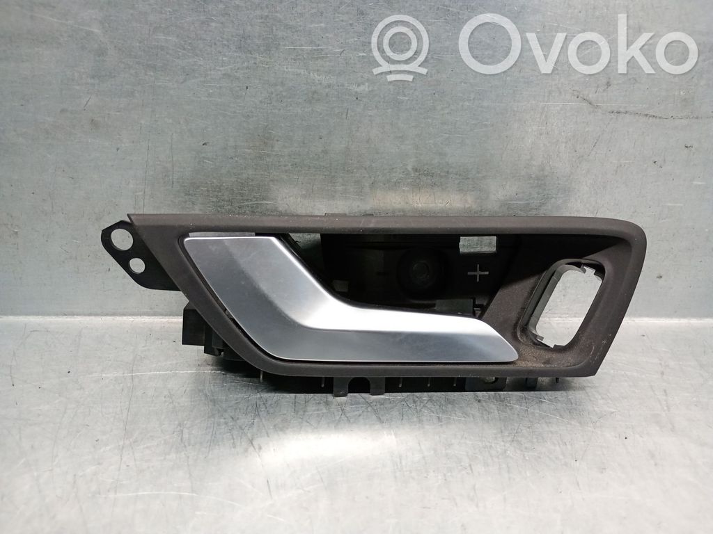 Ford Focus Poignée inférieure de porte avant