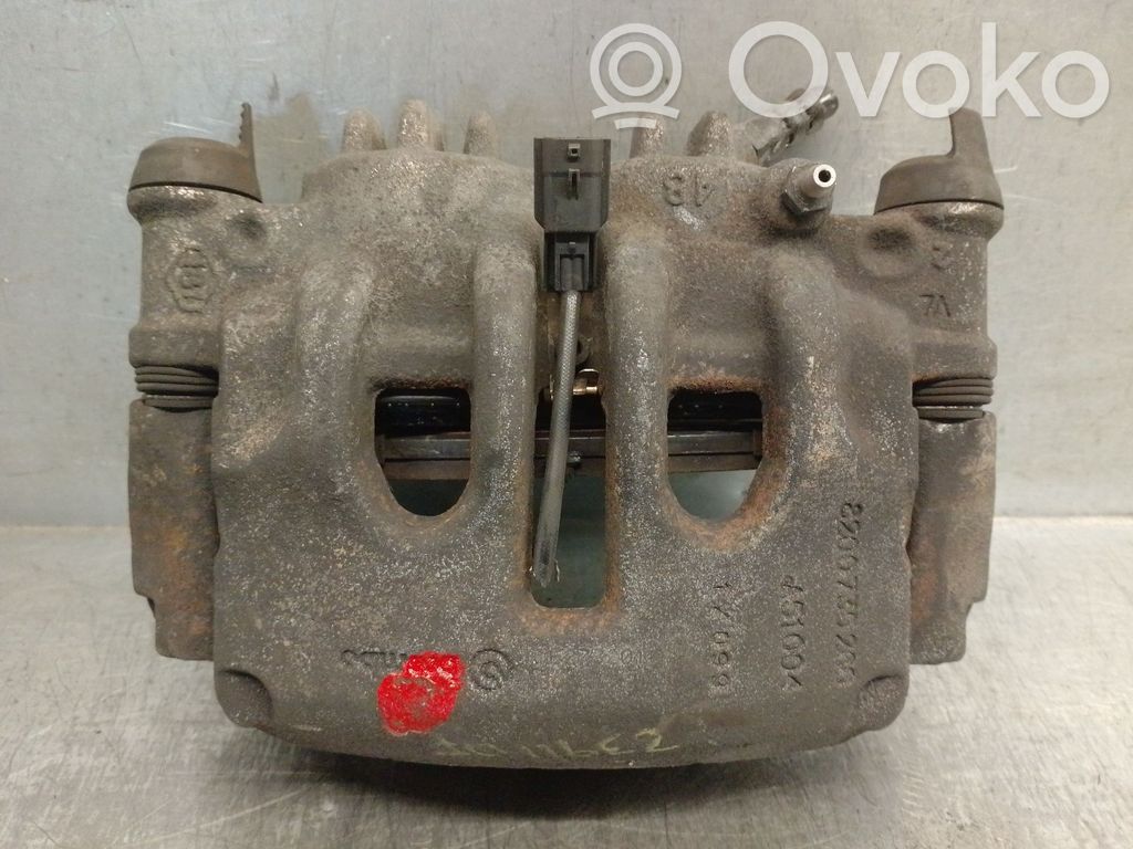 Renault Master III Bremssattel vorne