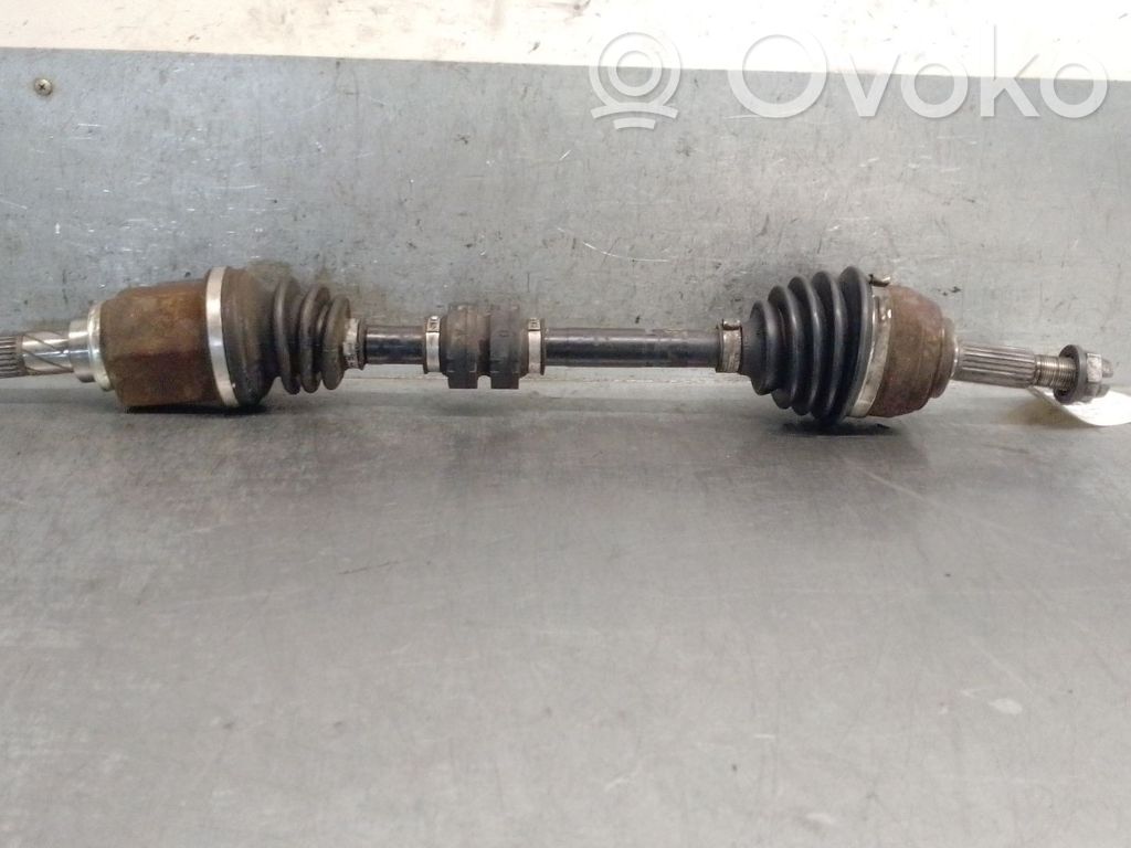 Nissan Note (E11) Etuvetoakseli 