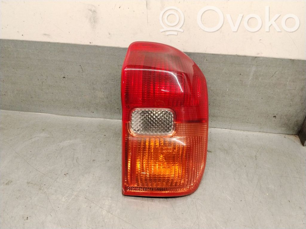 Toyota RAV 4 (XA20) Luci posteriori