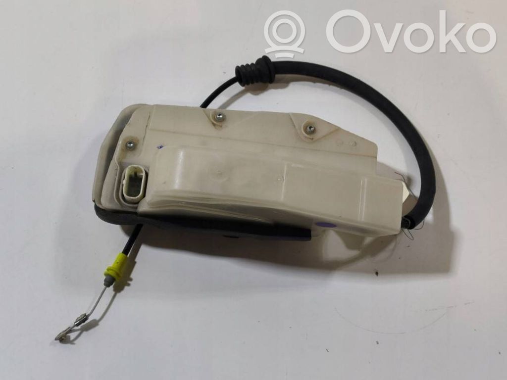 Tesla Model 3 Priekšpusē slēdzene 