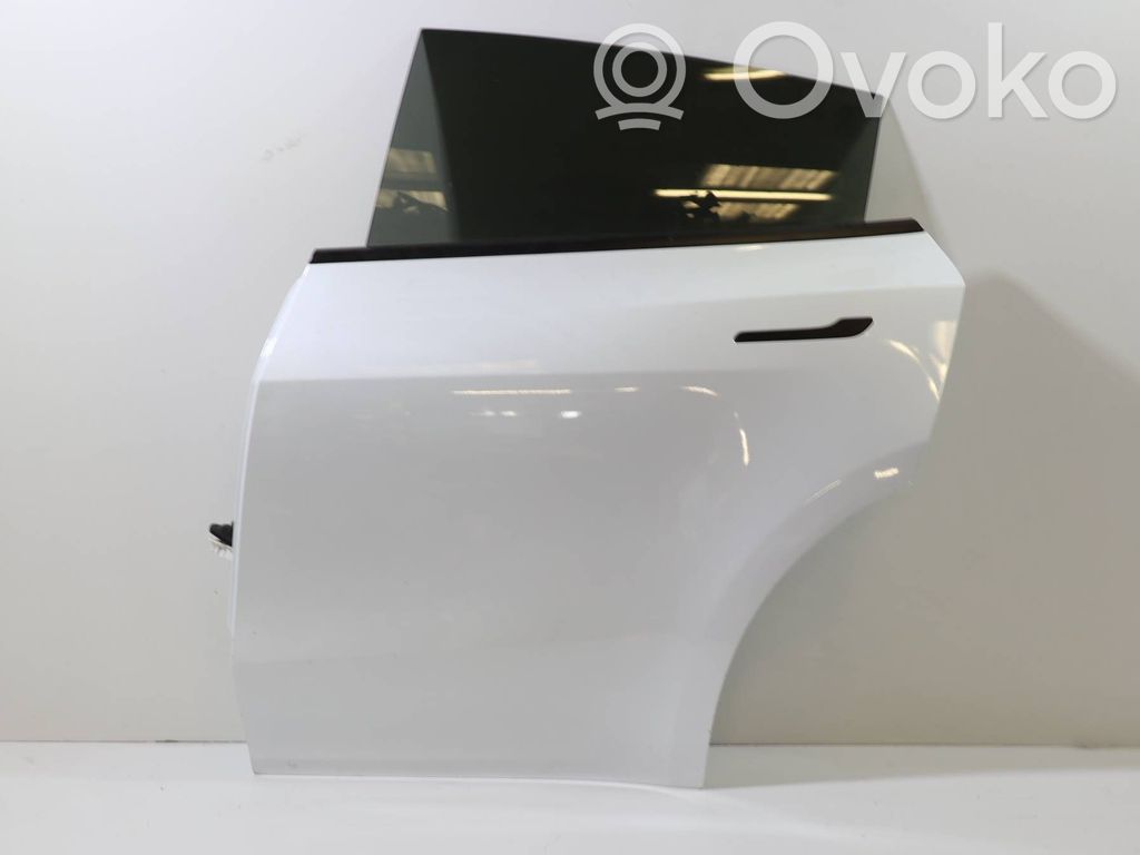 Tesla Model Y Galinės durys 