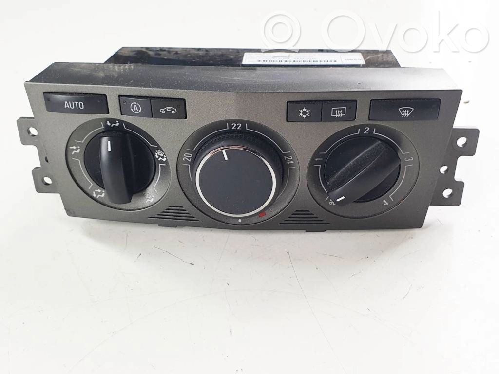 Opel Antara Central console control unit 
