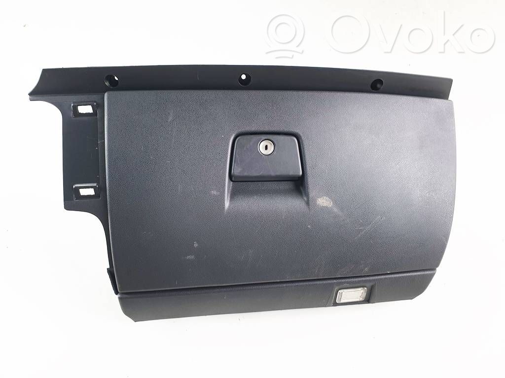 Glove box