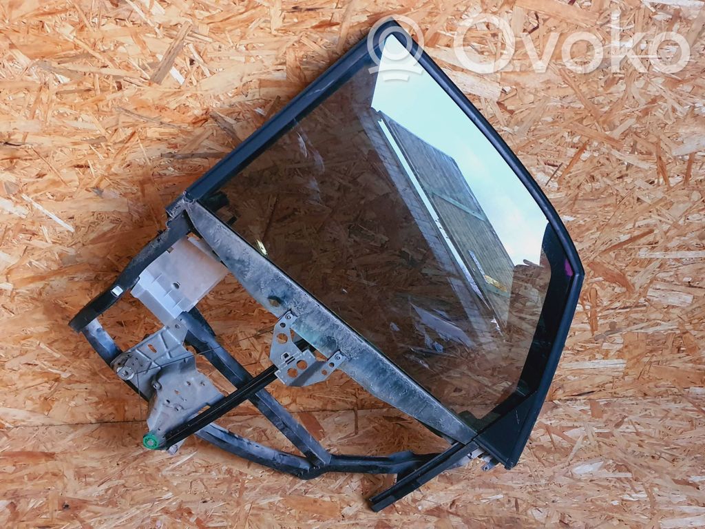 Regulador manual de la ventanilla trasera   8D0839399A
