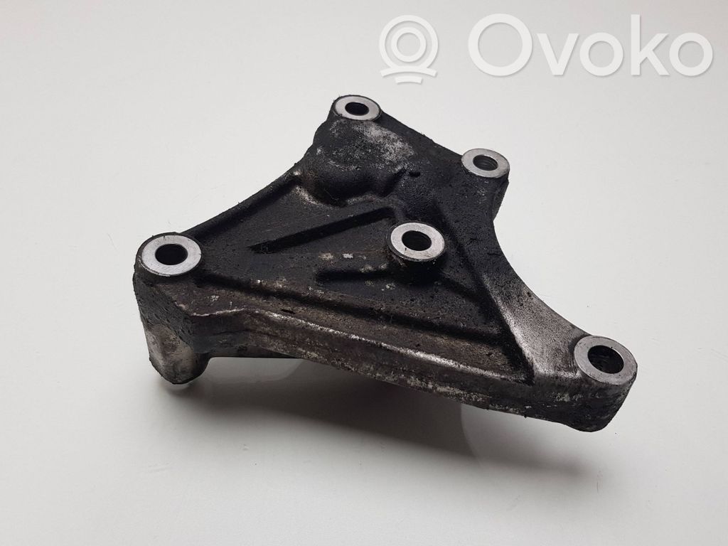 Citroen C5 Engine mounting bracket 