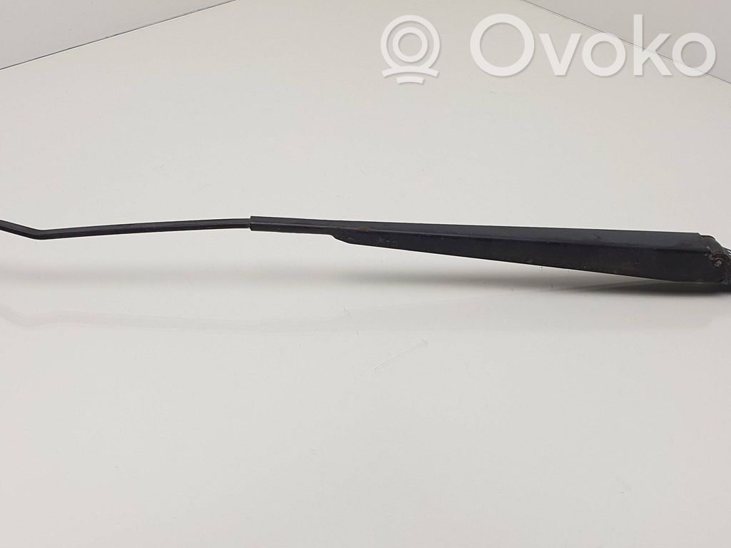 Chrysler Voyager Front wiper blade arm 