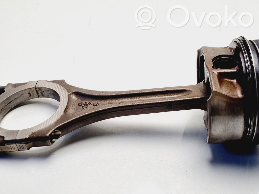 Bentley Flying Spur Piston with connecting rod 