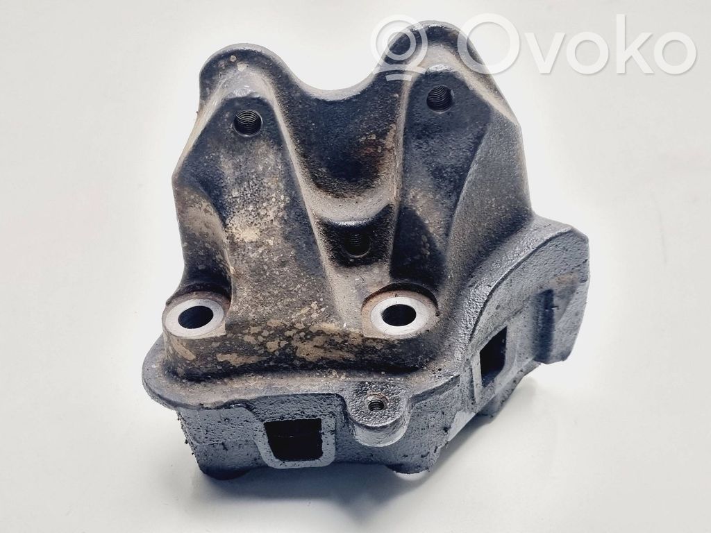 Engine mounting bracket   9637341180