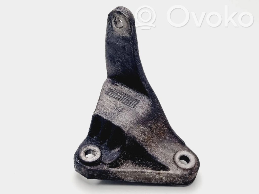 Jaguar X-Type Gearbox mounting bracket 