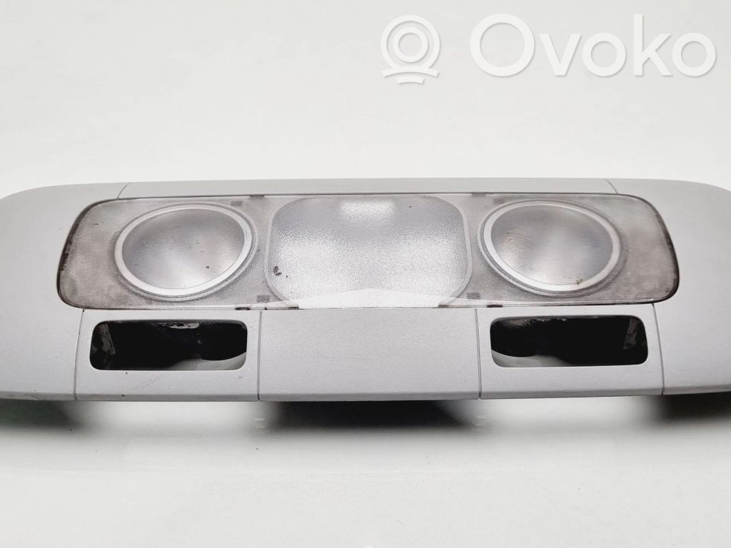 Volkswagen Golf V Luz del asiento trasero 