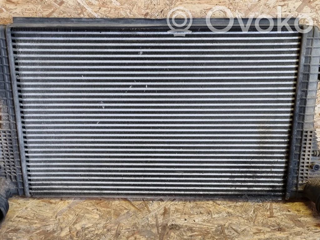 Volkswagen Golf V Chłodnica powietrza doładowującego / Intercooler 