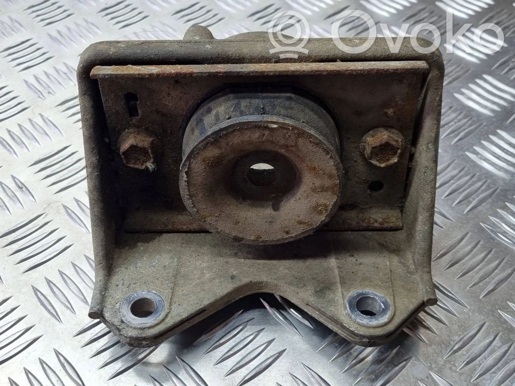 Renault Master II Gearbox mounting bracket 