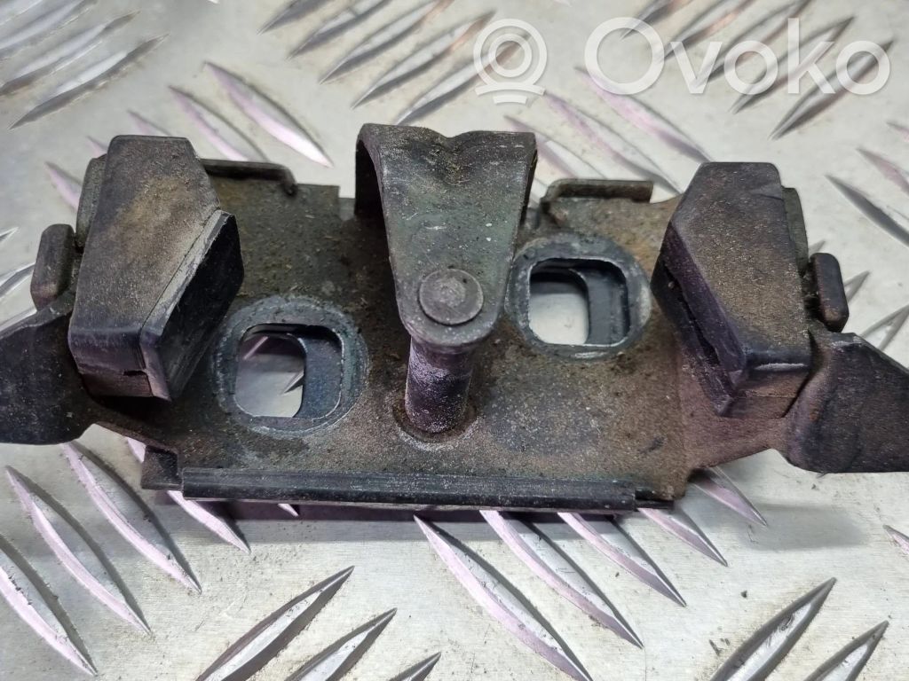 Volvo S70  V70  V70 XC Trunk lock loop 