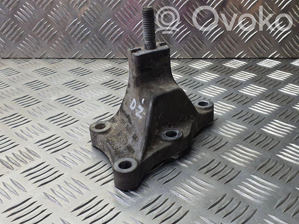 Ford Mondeo Mk III Gearbox mounting bracket 