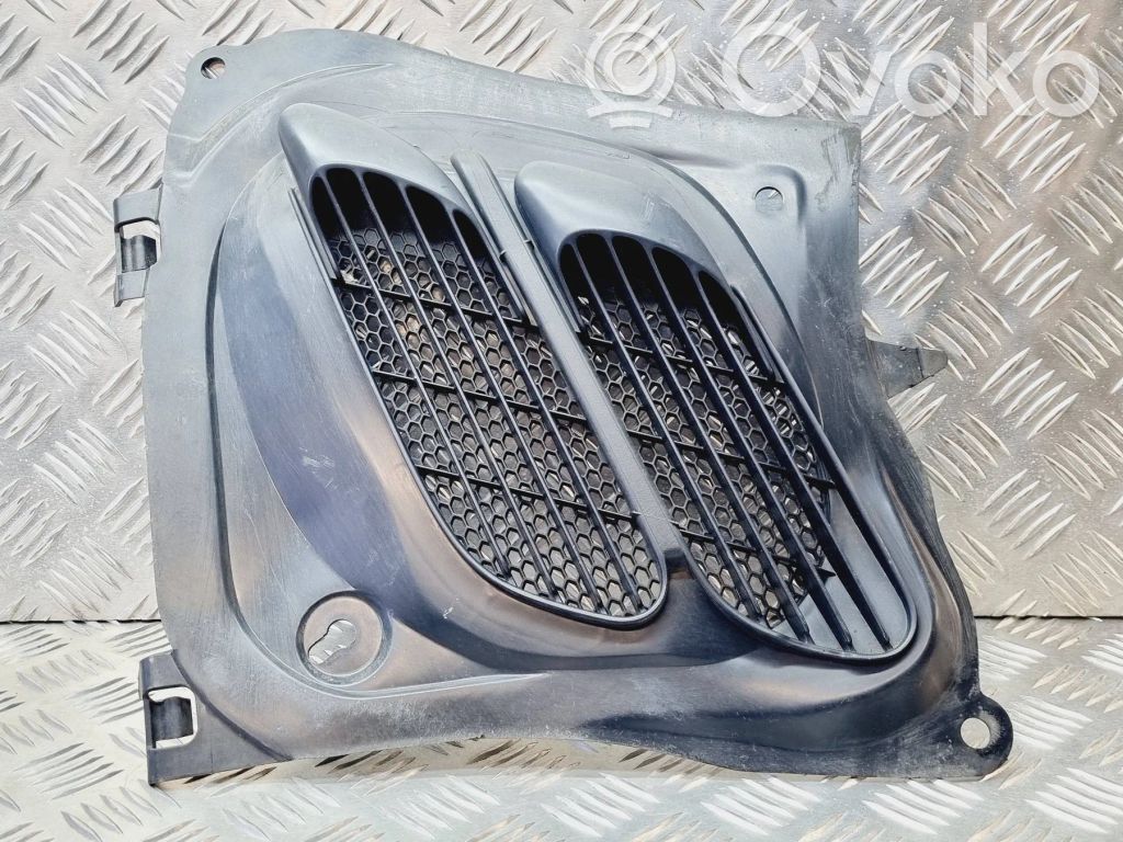 Peugeot 206 CC Kratka wlotu powietrza na maskę 