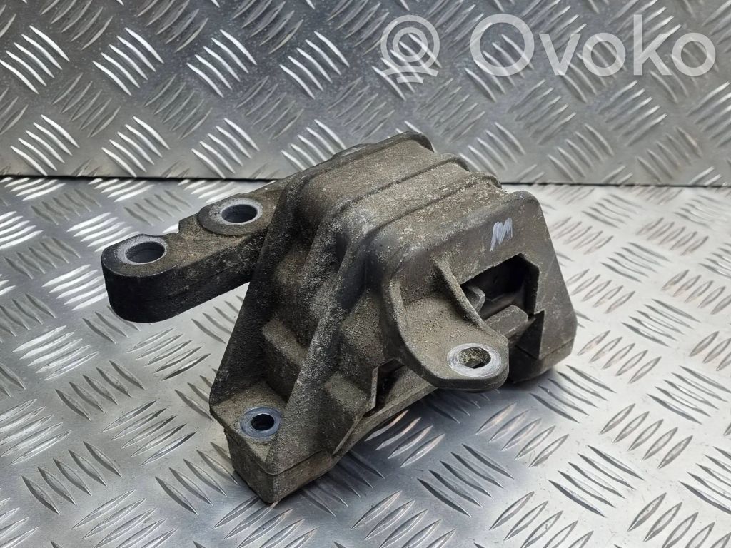 Opel Vectra C Engine mount bracket 