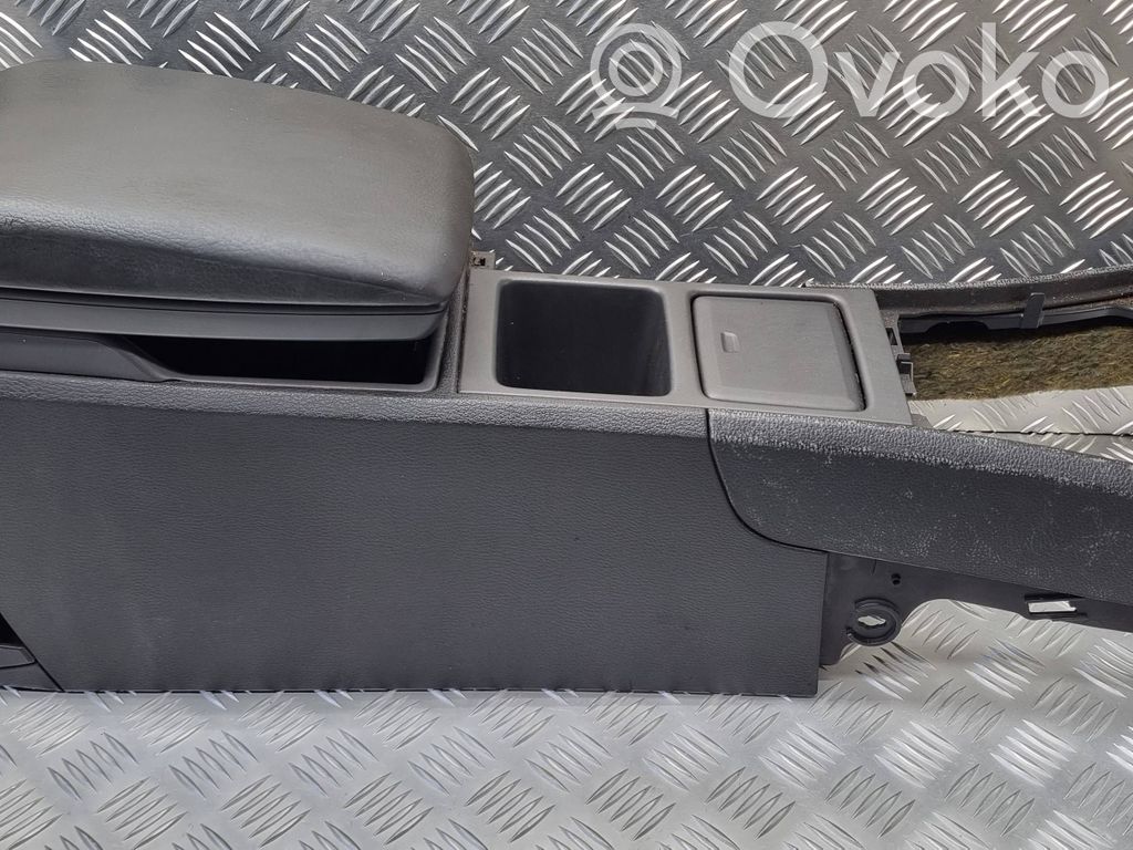 Volvo V70 Center console 