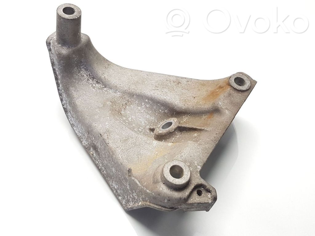Engine mounting bracket   4D0199381,4D0199381AC
