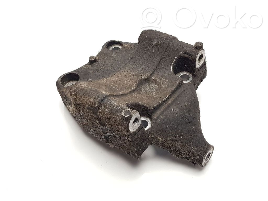 Peugeot 206 Engine mounting bracket 