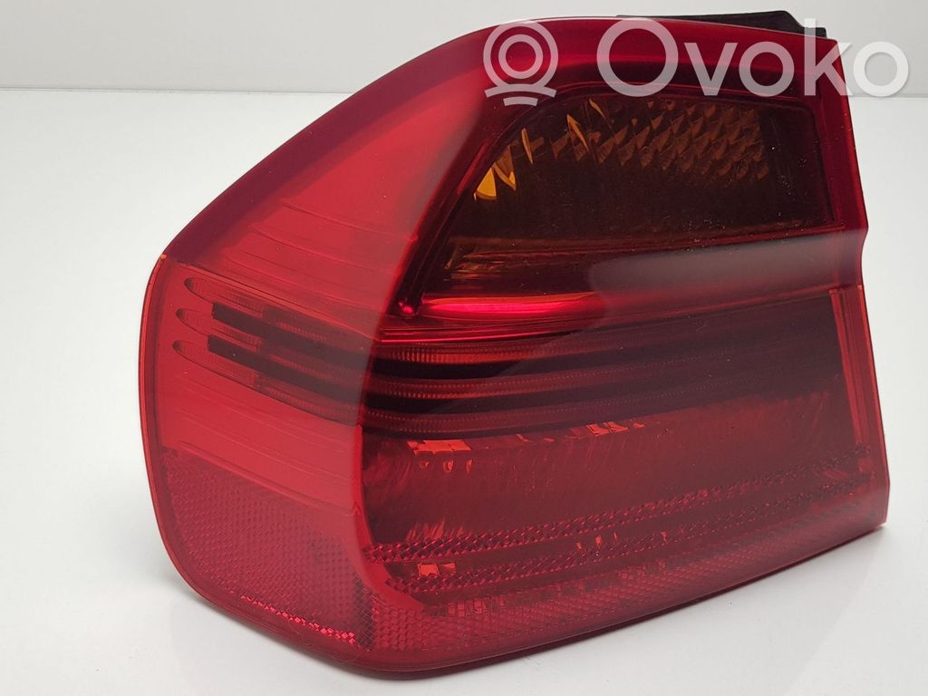 Rear/tail lights   6937457
