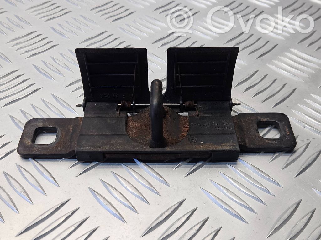 Audi A3 S3 8L Boucle de verrouillage de la couverture arrière 