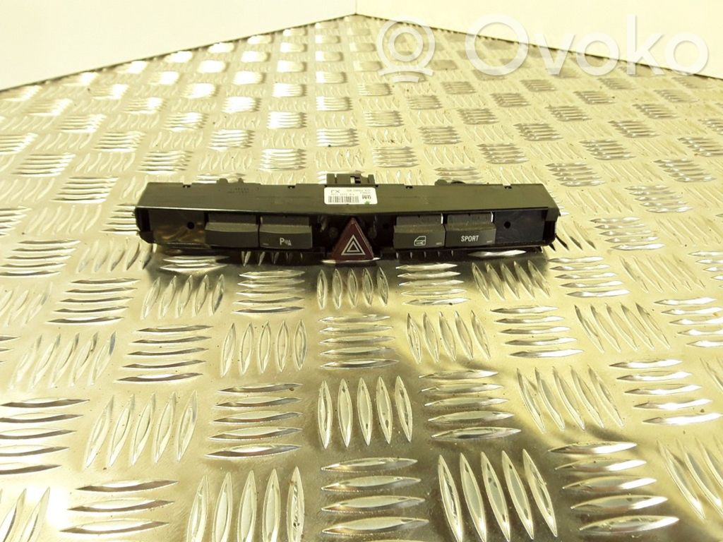 Opel Zafira B Hazard light switch 