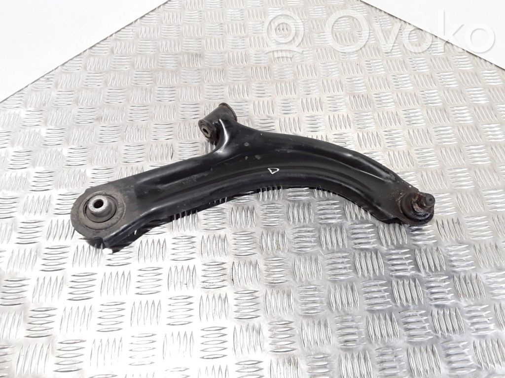 Renault Clio III Front lower control arm/wishbone 