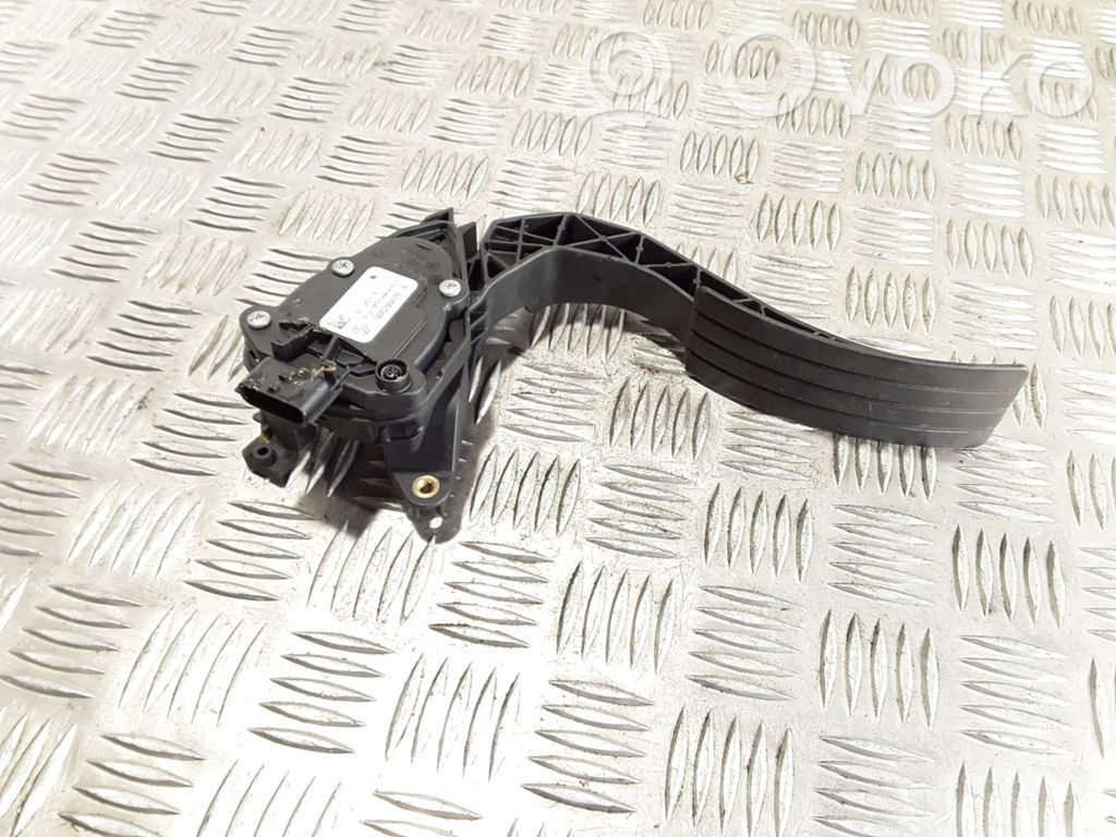 Renault Captur Accelerator throttle pedal 