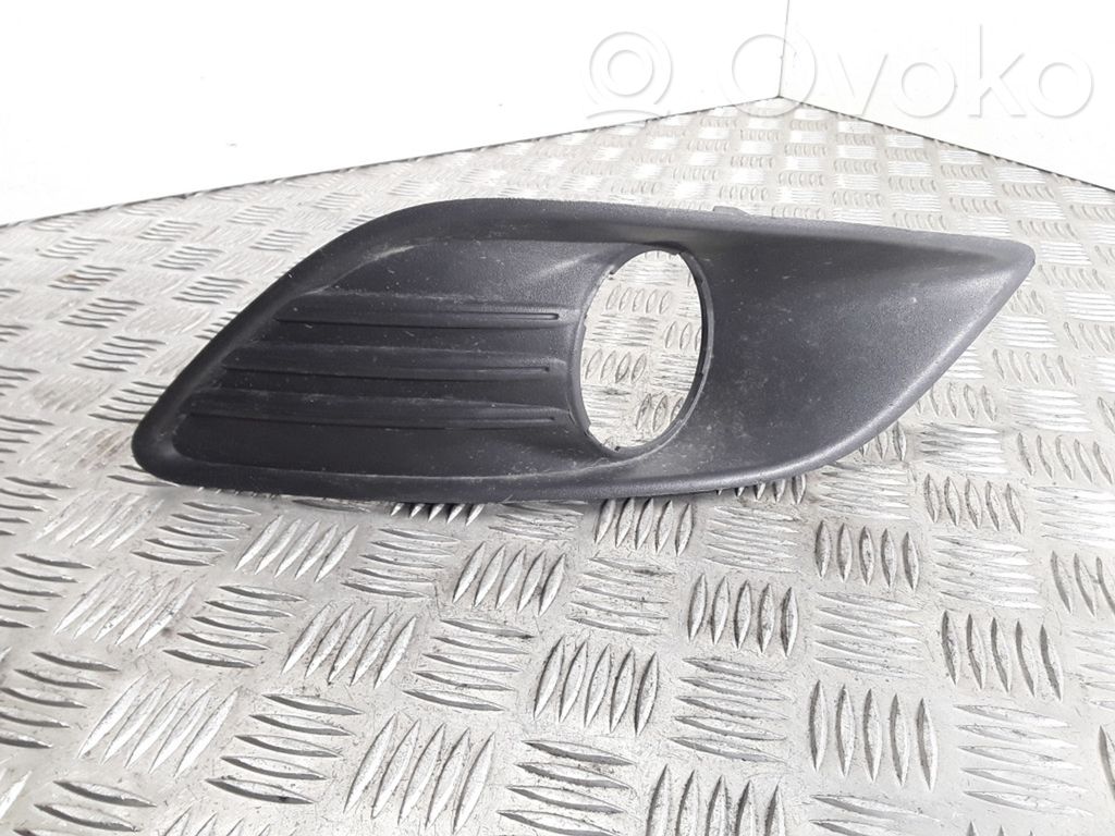 Ford Focus Front fog light trim/grill 