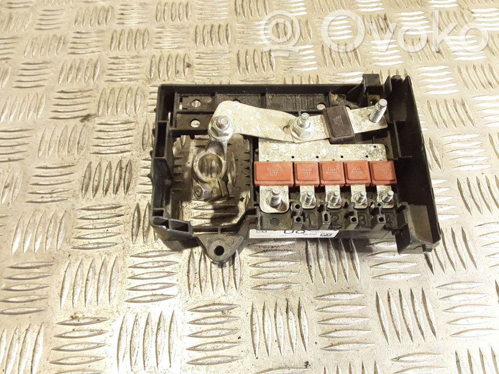 Opel Astra J Fuse module 