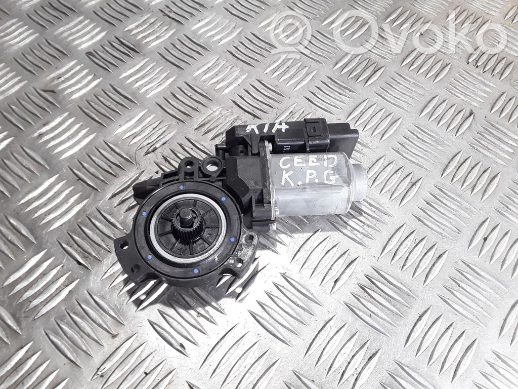 KIA Ceed Aizmugurē loga pacēlāja motoriņš 