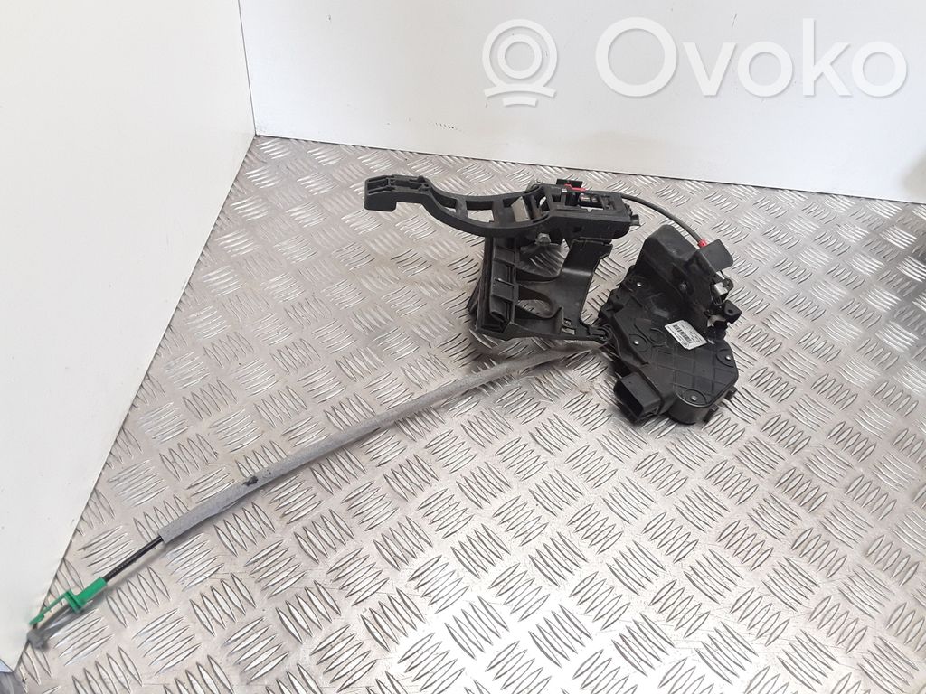Ford Mondeo MK IV Aizmugurē slēdzene 