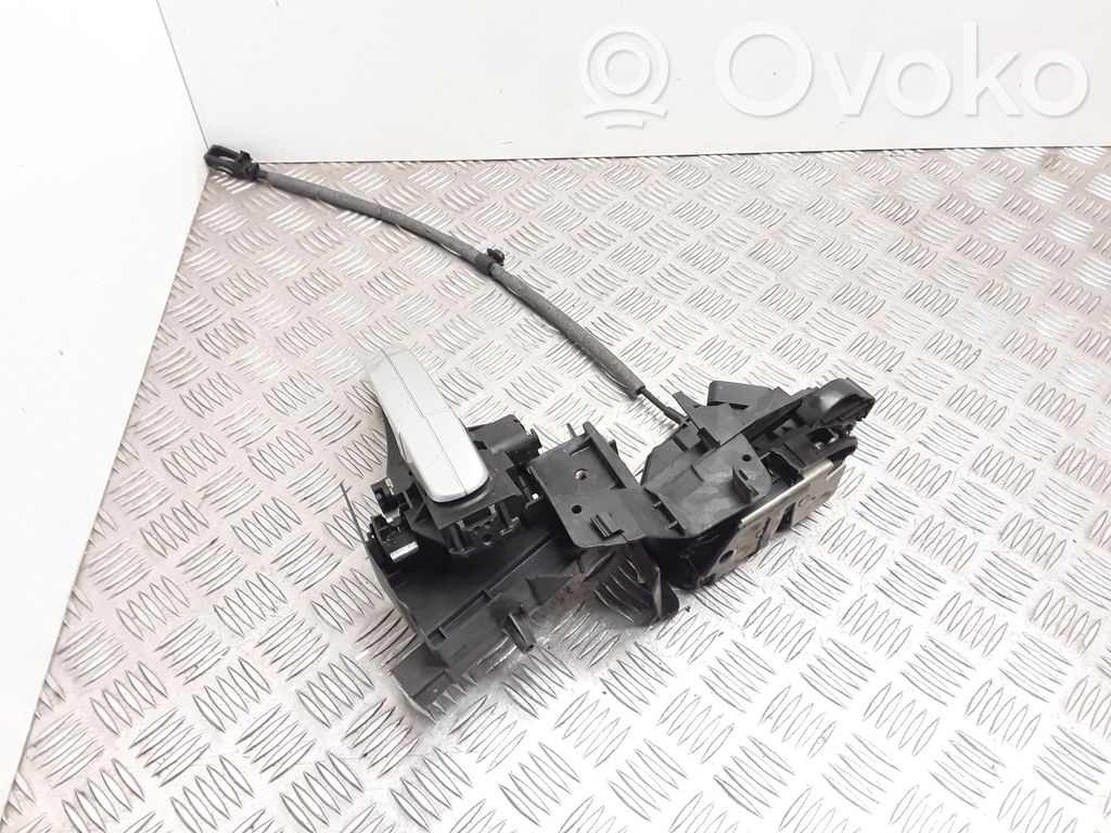 Ford Focus Priekšpusē slēdzene 