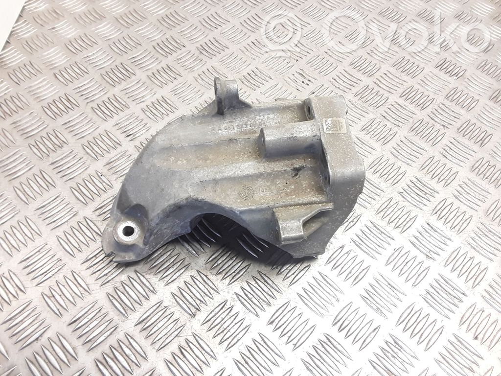 Engine mounting bracket   A6512230004