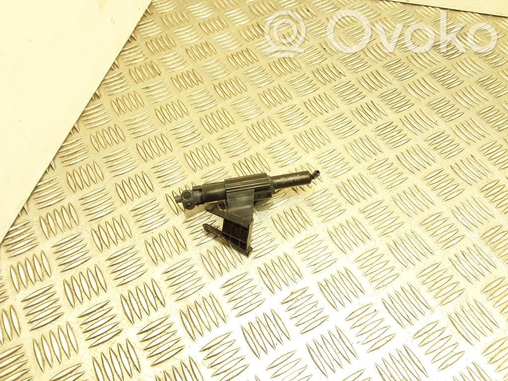 Ford Focus Headlight washer spray nozzle 