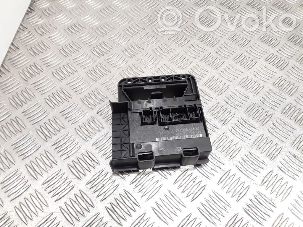 Volkswagen Golf V Comfort/convenience module 