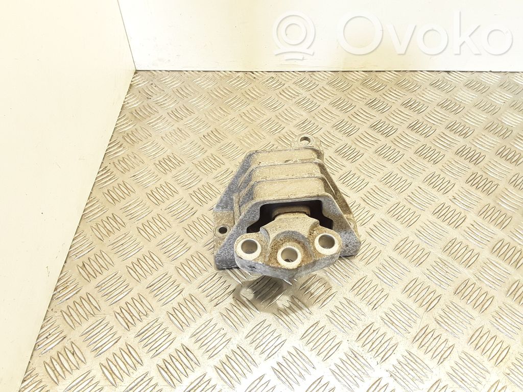 Opel Vectra C Engine mount bracket 