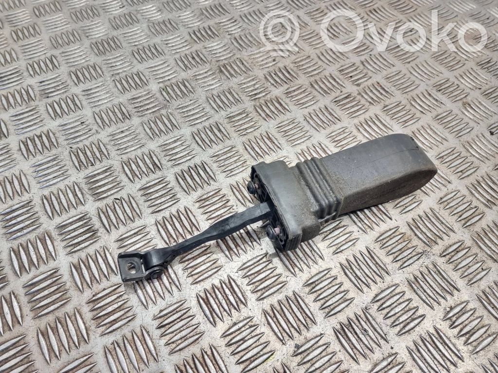 Audi A1 Takaoven pidätin 