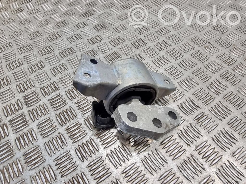 Opel Corsa E Engine mount bracket 