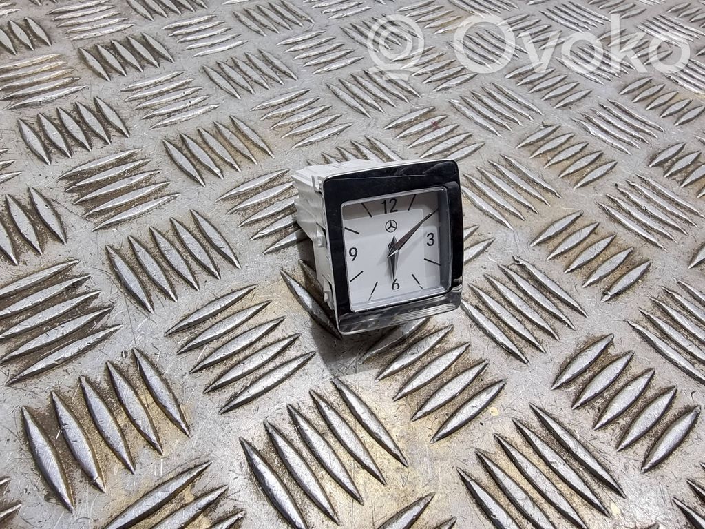 Mercedes-Benz E W212 Reloj 